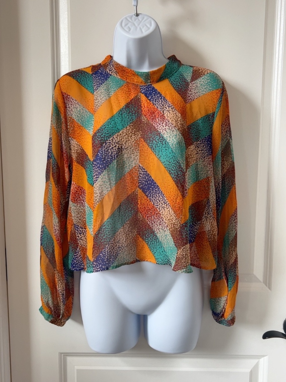 ASTR Multicolor Chevron Open Back Cropped Blouse Small Medium
